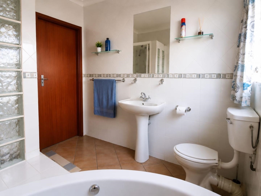 5 Bedroom Property for Sale in Ladybrand Free State